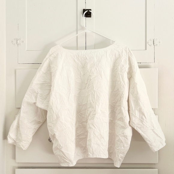 Heydari Statement Blouse in White Crinkle Fabric Size OS - Picture 4 of 5